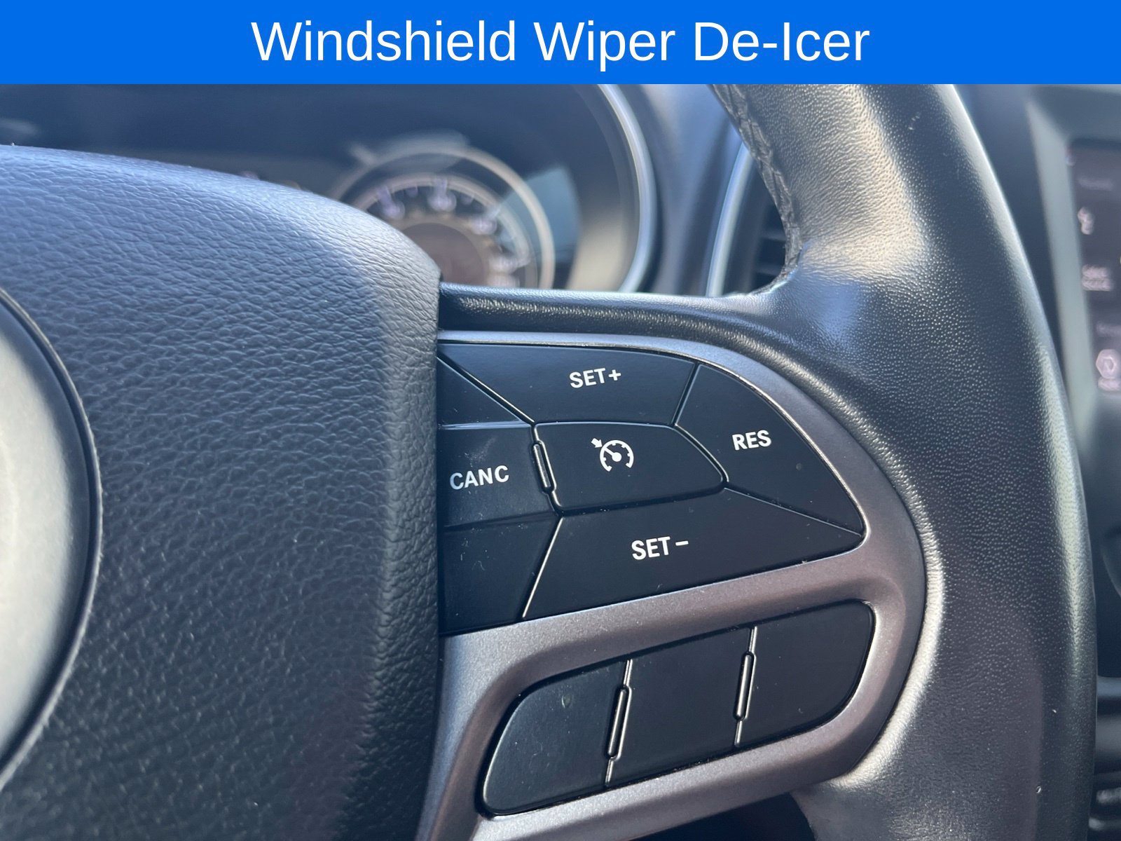 Used 2019 Jeep Cherokee Latitude Plus w/ Cold Weather Group AWD/4WD image 16