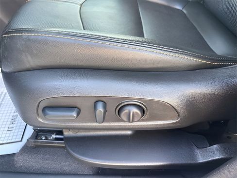 Used 2022 Chevrolet Equinox Premier image 18