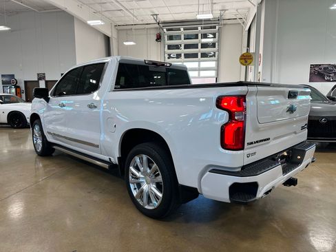 Used 2024 Chevrolet Silverado 1500 High Country image 5