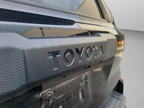 Used 2025 Toyota 4Runner SR5 AWD/4WD image 30