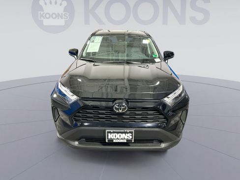 Used 2025 Toyota RAV4 XLE image 40