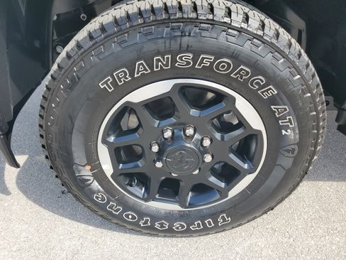 Used 2026 RAM 2500 Laramie AWD/4WD image 29