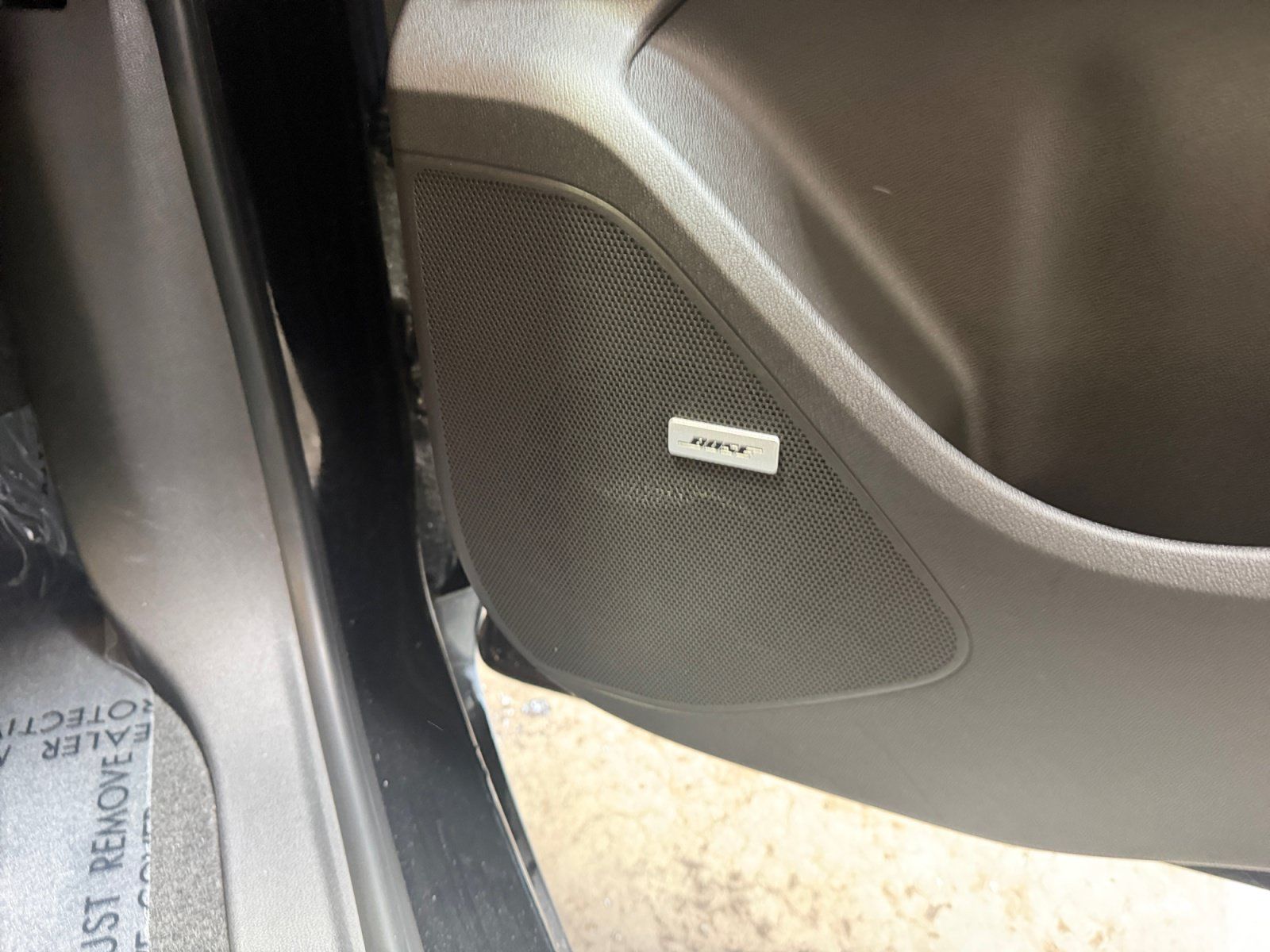 Used 2022 Chevrolet Bolt EUV Premier w/ Sun & Sound Package FWD image 24
