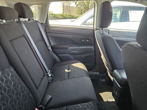 Used 2024 Mitsubishi Outlander Sport LE image 9