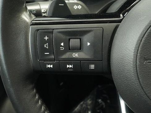 Used 2023 Nissan Rogue SL FWD image 14