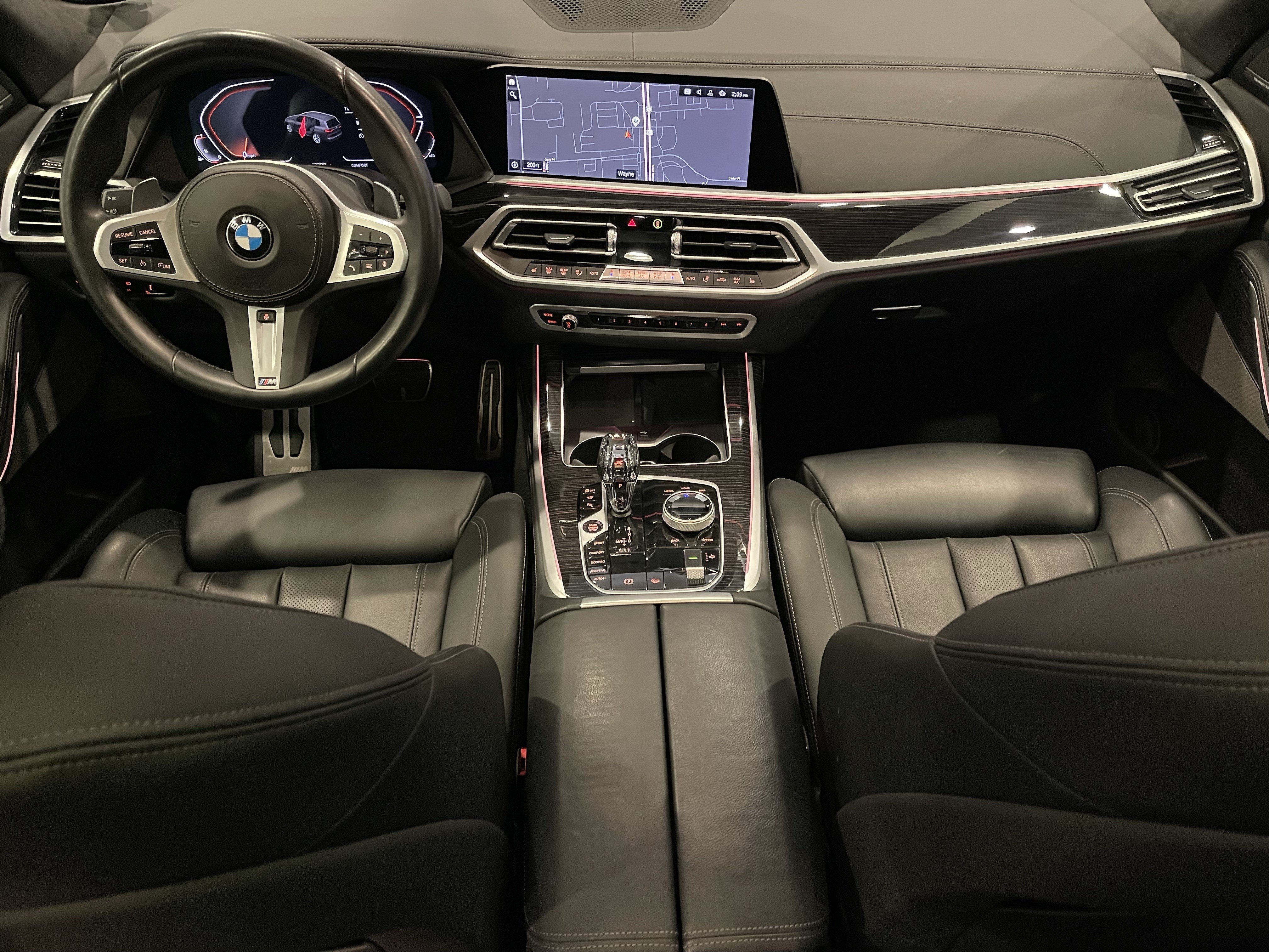 Used 2022 BMW X7 xDrive40i w/ M Sport Package AWD/4WD image 16