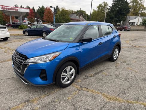 Used 2024 Nissan Kicks S FWD image 2