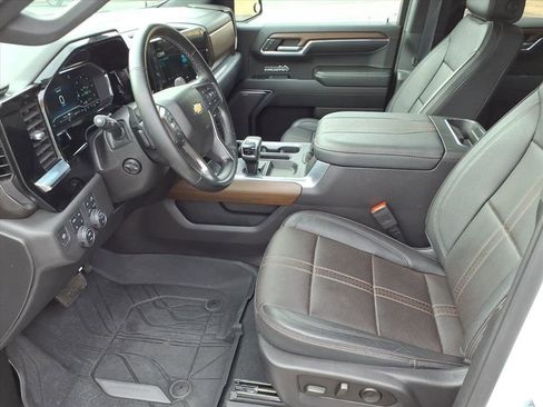 Used 2023 Chevrolet Silverado 1500 High Country w/ High Country Premium Package image 11