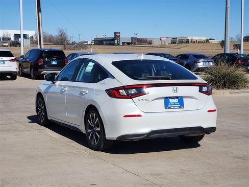 Certified 2024 Honda Civic EX-L image 7