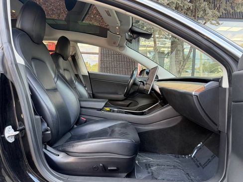 Used 2018 Tesla Model 3 Long Range RWD image 33