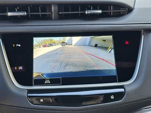 New 2025 Cadillac XT5 Luxury image 29