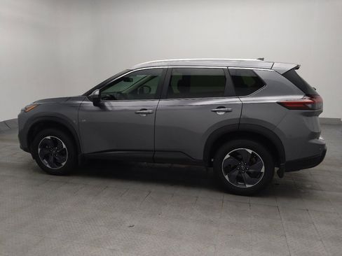 Used 2024 Nissan Rogue SV w/ SV Premium Package FWD image 3