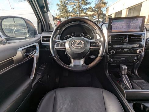 Used 2023 Lexus GX 460 Premium w/ Accessory Package image 17