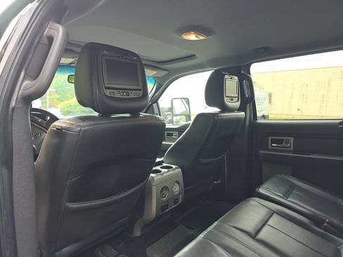 Used 2014 Ford F150 Lariat w/ Equipment Group 502A Luxury AWD/4WD image 17