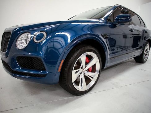 Used 2019 Bentley Bentayga image 16