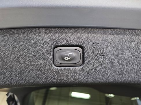 Used 2024 Ford Edge Titanium image 13