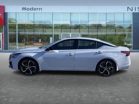 New 2025 Nissan Altima 2.5 SR image 7