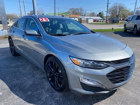 Used 2025 Chevrolet Malibu LT w/ Sport Edition FWD image 7