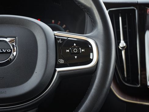 Used 2023 Volvo XC60 B5 Ultimate image 19