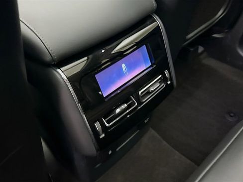 Used 2025 Lincoln Aviator AWD image 26