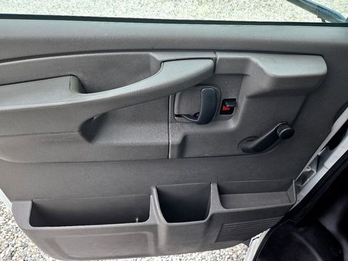 Used 2015 Chevrolet Express 3500 w/ Shuttle Bus Package image 13