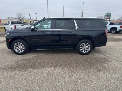 Used 2021 Chevrolet Suburban Premier w/ Premium Package image 6