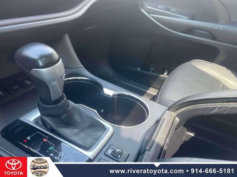 Used 2015 Toyota Highlander XLE AWD/4WD image 33