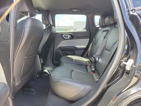 Used 2025 Jeep Compass Limited w/ Elite Group AWD/4WD image 9