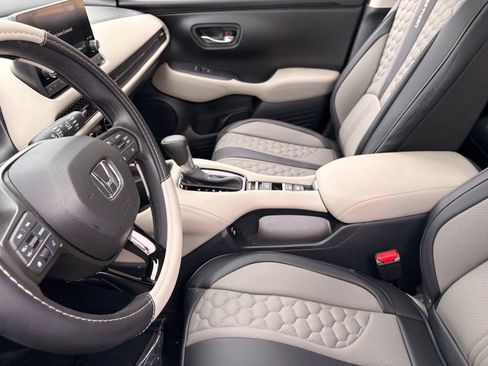 Used 2025 Honda HR-V LX image 19