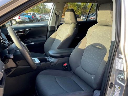 Used 2024 Toyota RAV4 XLE image 29