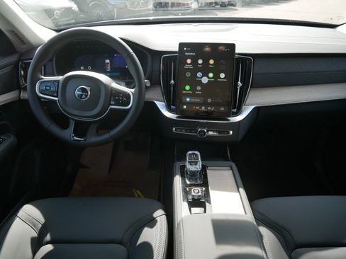 New 2026 Volvo XC90 T8 Plus w/ Protection Package Premier AWD/4WD image 7