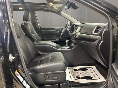 Used 2018 Toyota Highlander Limited Platinum AWD/4WD image 20