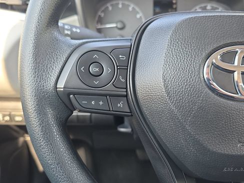 Used 2025 Toyota Corolla LE FWD image 16
