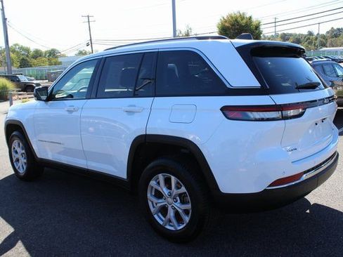 Used 2024 Jeep Grand Cherokee Limited image 24