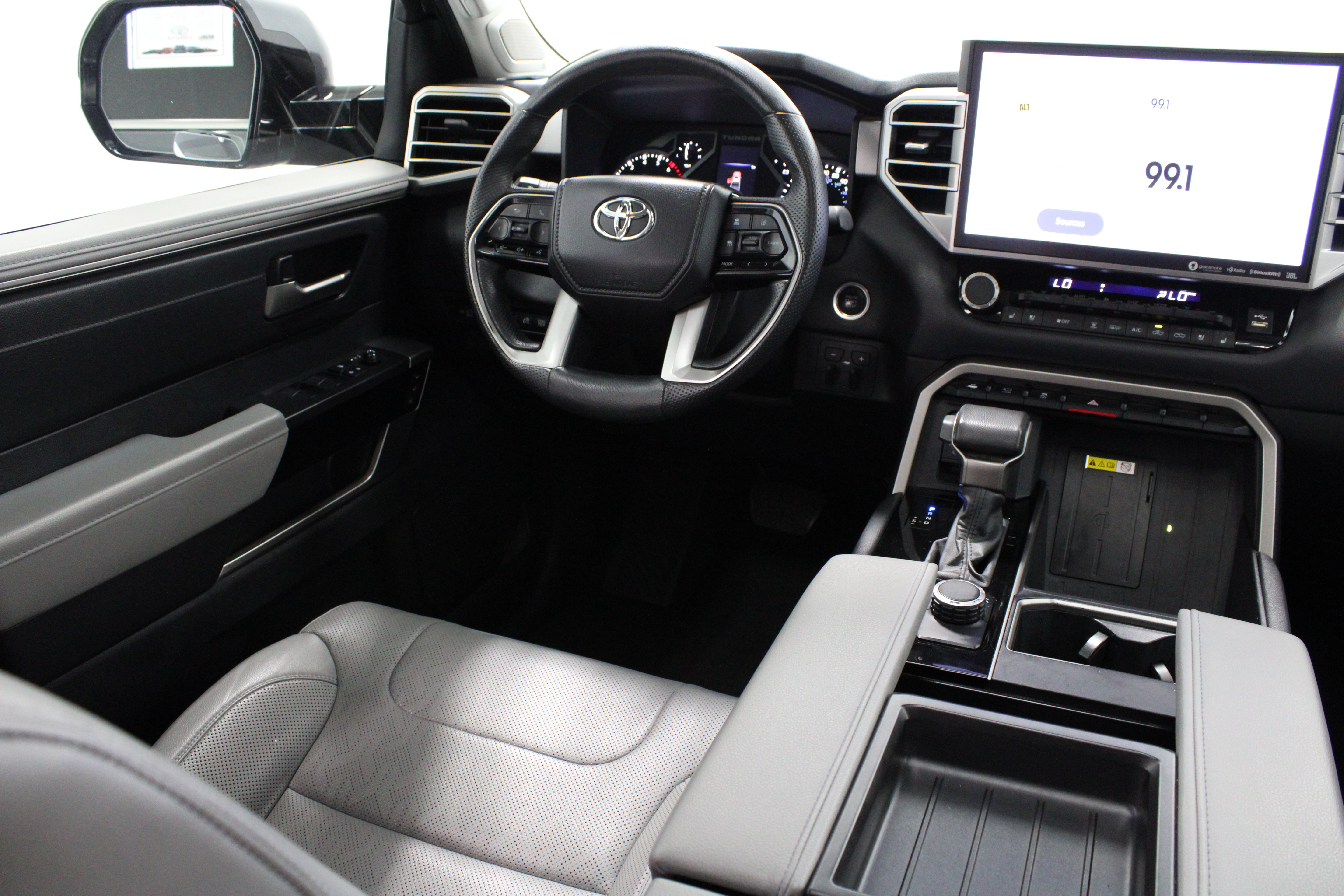 Used 2023 Toyota Tundra Limited AWD/4WD image 37