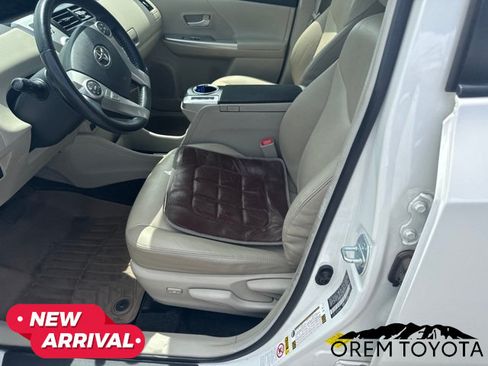 Used 2013 Toyota Prius V Five FWD image 5