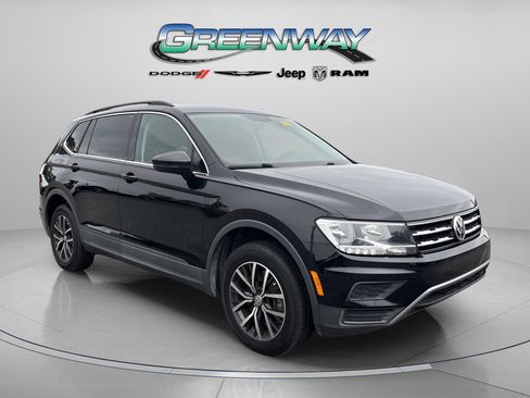 Used 2019 Volkswagen Tiguan SE image 1