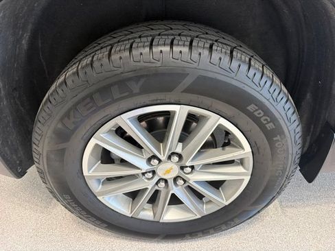 Used 2023 Chevrolet Traverse LT FWD image 7