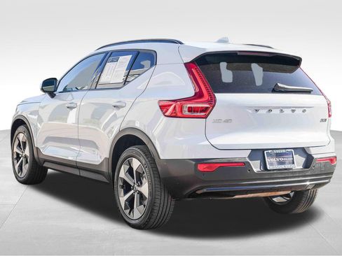Used 2026 Volvo XC40 B5 Plus AWD/4WD image 7