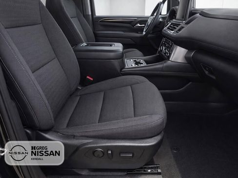 Used 2024 Chevrolet Suburban LS RWD image 11