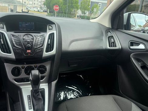 Used 2012 Ford Focus SE FWD image 24