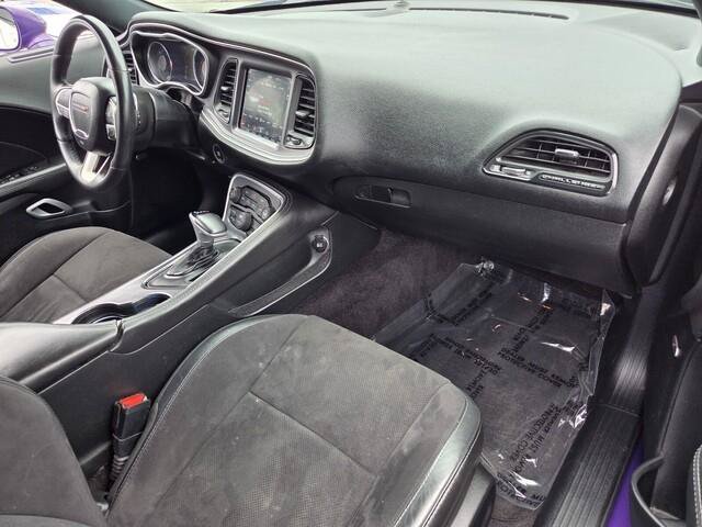 Used 2018 Dodge Challenger R/T Scat Pack w/ Leather Interior Group RWD image 19