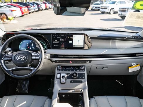 Used 2025 Hyundai Palisade SEL FWD image 12