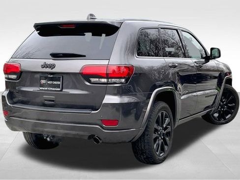 Used 2019 Jeep Grand Cherokee Altitude image 9
