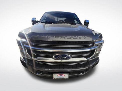 Used 2021 Ford F350 Platinum w/ FX4 Off-Road Package image 4