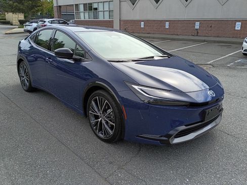 Used 2026 Toyota Prius XLE AWD/4WD image 1