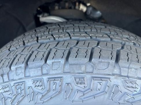 Used 2021 GMC Sierra 1500 SLT image 28