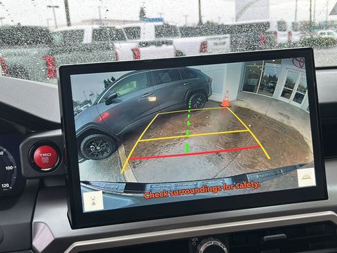 Certified 2024 Toyota Tacoma TRD Off-Road image 21