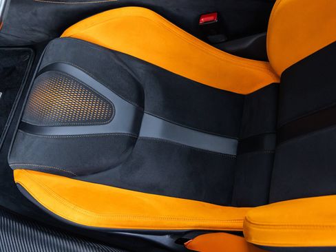 Used 2024 McLaren 750S Spider RWD image 25