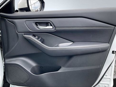 Certified 2024 Nissan Rogue SV w/ SV Premium Package FWD image 25